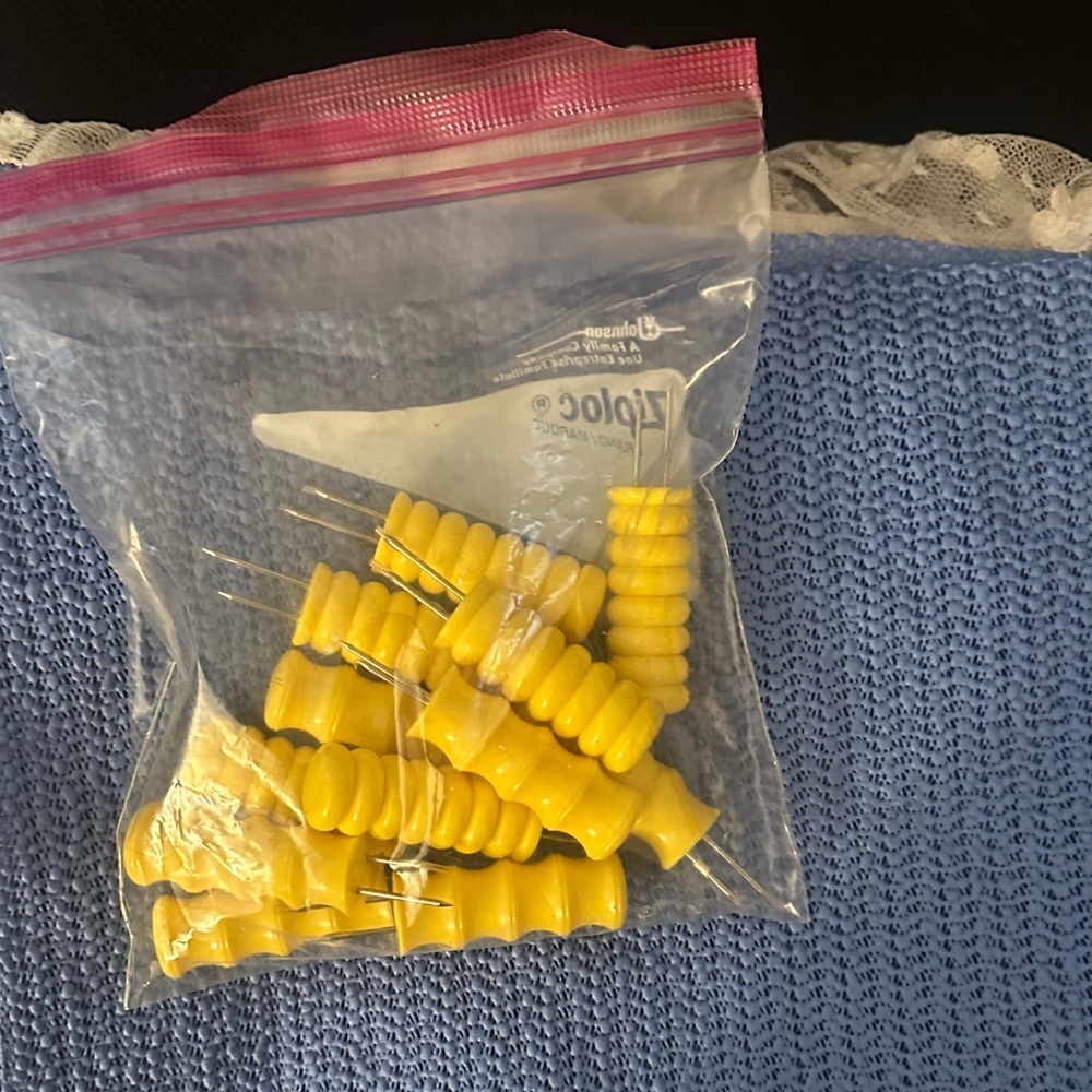 Yellow Plastic corn on cob holders set of six